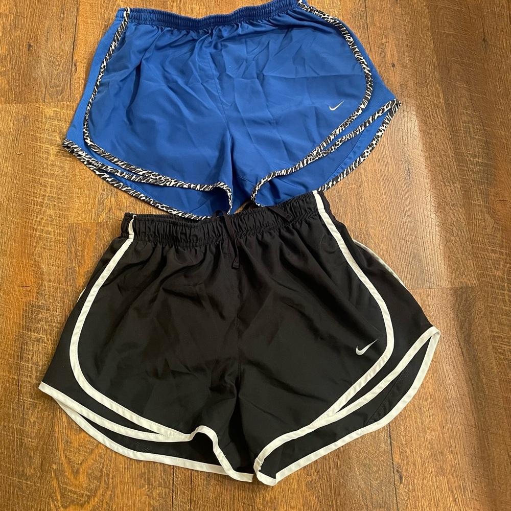 🖤 Size M Nike Running Shorts 💙